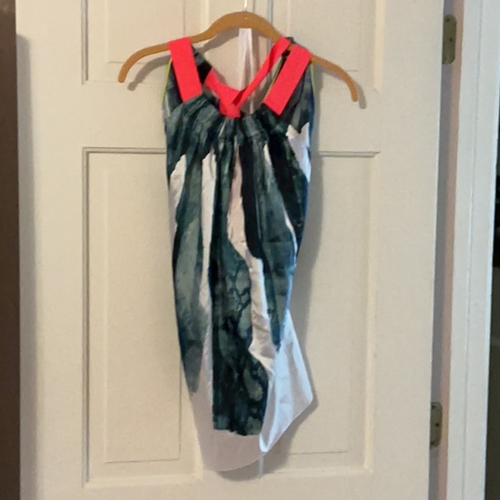 EUC Tahari Woman Red and Blue Asymmetrical Sleeveless Tank Top WHITE,TEAL,BLACK